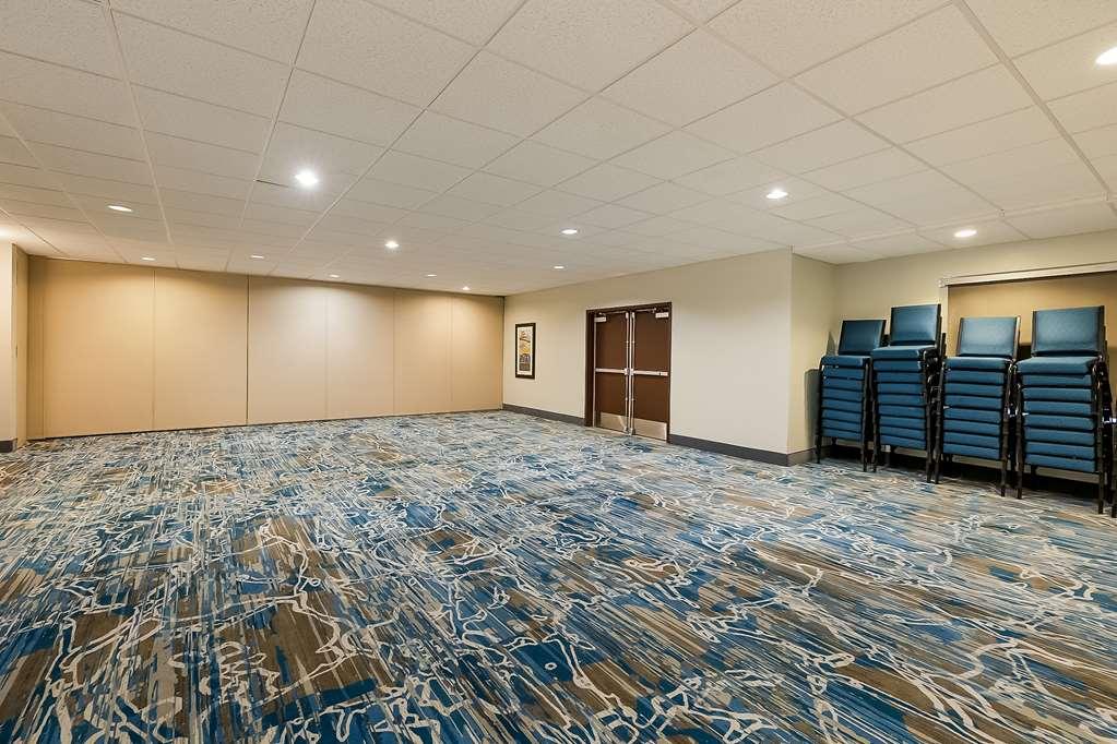 Best Western Douglas Inn & Suites Удобства фото