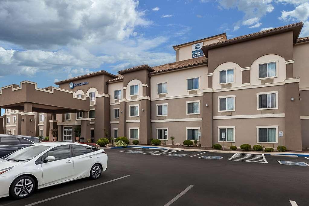 Best Western Douglas Inn & Suites Экстерьер фото